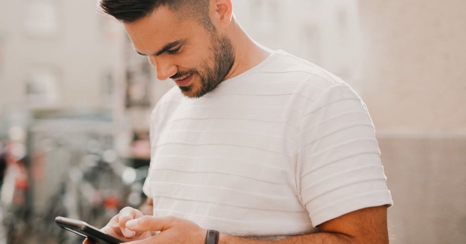 Employee sees notifications for campus app on their phone